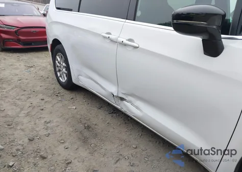 2025 Chrysler Pacifica Select from USA, damaged, VIN 2C4RC1BG6SR574626